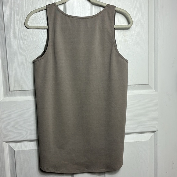 SUNDAY IN BROOKLYN laser cut design taupe sleeveless blouse size Medium - Picture 3 of 13